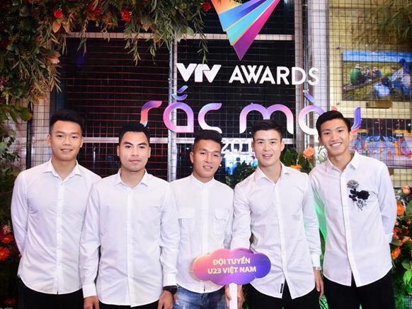 Hé lộ hình ảnh Xuân Trường trên giường bệnh sau phẫu thuật cuốn mũi-3