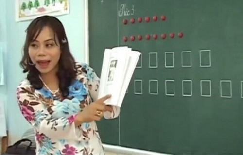 Đọc thơ theo ô vuông, hình tam giác: Có phải đang dạy trẻ học vẹt?-2