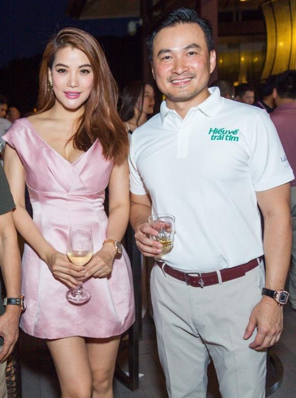 Xuất hiện với gương mặt đơ cứng, cằm dài ngoằng bất thường, Trương Ngọc Ánh vướng nghi vấn phẫu thuật thẩm mỹ-1