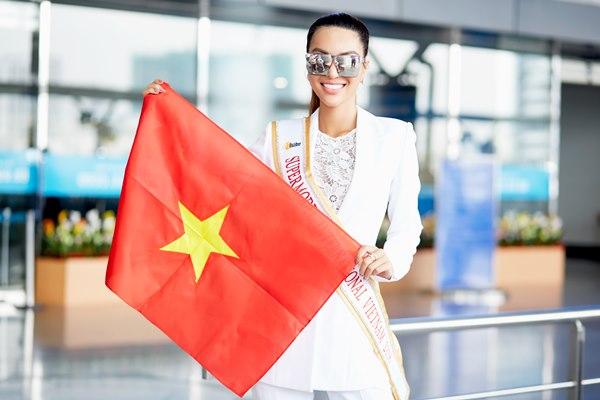 Khả Trang mang tận 10 vali lên đường thi Siêu mẫu quốc tế 2018-5