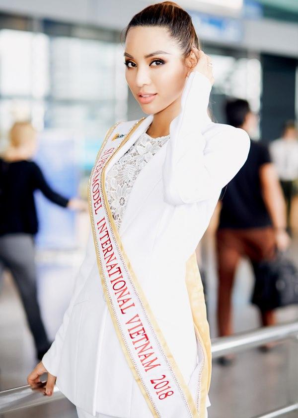 Khả Trang mang tận 10 vali lên đường thi Siêu mẫu quốc tế 2018-6