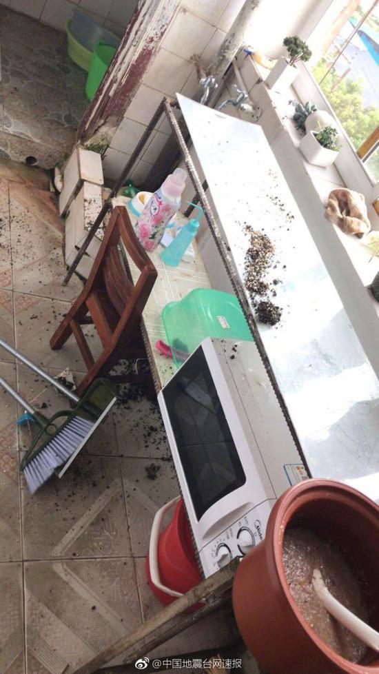 Cảnh tan hoang sau động đất 5,9 độ Richter tại Trung Quốc ảnh hưởng tới Việt Nam-2