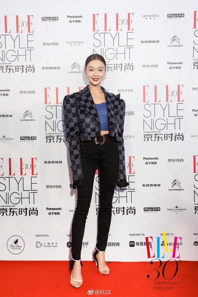 Liên tục bị dìm hàng khi dự sự kiện, Nguỵ Anh Lạc Ngô Cẩn Ngôn lại được khen khi chụp camera thường-9