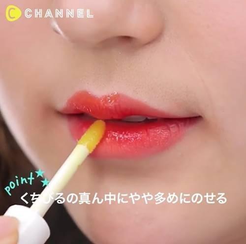 Học gái xinh Nhật Bản cách thoa son đỏ đạt chuẩn để môi mềm luôn căng mọng, hấp dẫn-10