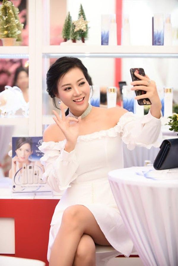 Gái ngành Quỳnh búp bê Thanh Hương cùng Bảo Thanh gây chú ý vì gương mặt khác lạ-3