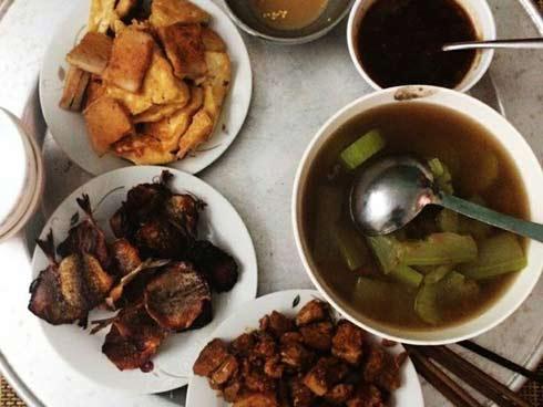 Vợ chạy mất dép còn dân mạng choáng váng trước món thịt nướng chồng soái ca trổ tài đãi vợ yêu-10