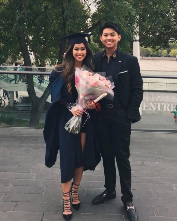 Em chồng Tăng Thanh Hà khiến nhiều người ngưỡng mộ khi được cả gia đình sang Anh chúc mừng nhân ngày tốt nghiệp-5