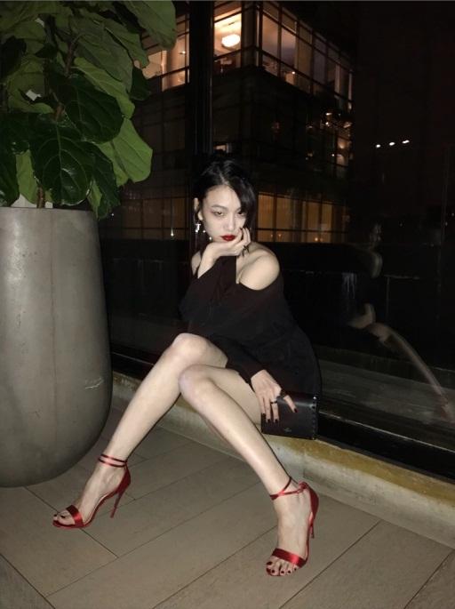 5 cô gái Hàn Quốc cứ mặc gì lên người là thành hot trend thứ ấy-17