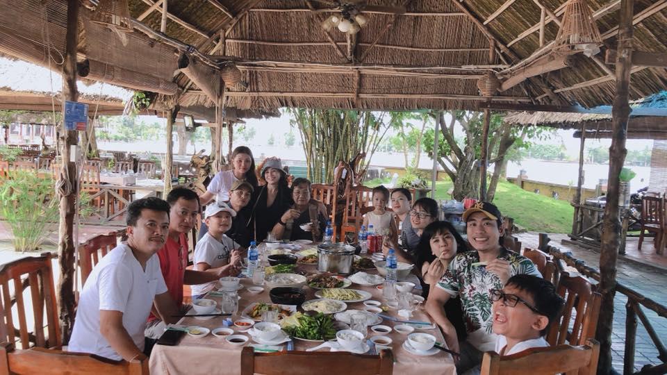 HỒ SƠ SAO: Kiều Minh Tuấn từ nam sinh nghèo khó ngày ăn 1 bữa mỳ đến tình trẻ thị phi bên 2 máy bay đình đám-9