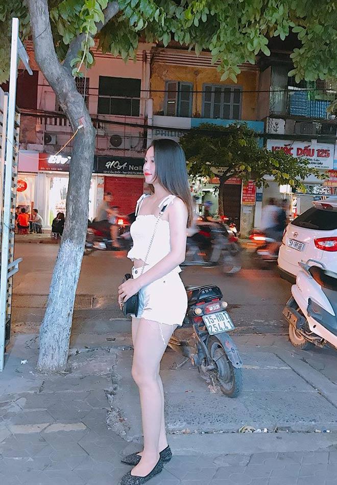 Vô tình ngồi bàn phát người yêu cô gái gây xôn xao vì quá xinh đẹp-6