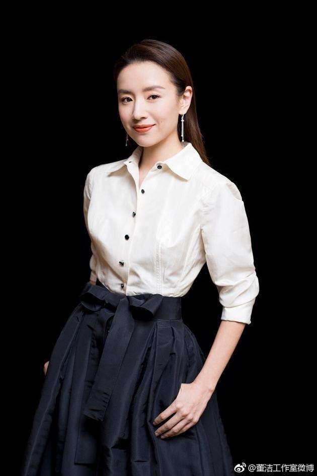 Từ thảm đỏ đến sân bay, Đổng Khiết Chúc Anh Đài đi đến đâu là vô đối đến đó-12