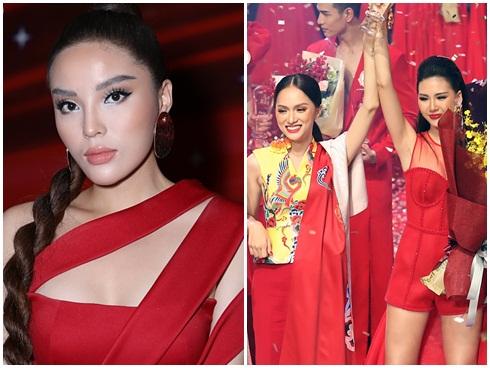 Kỳ Duyên tươi tắn đọ sắc đệ nhất mỹ nữ Thái Lan - Mai Davika ở Paris Fashion Week 2018-12