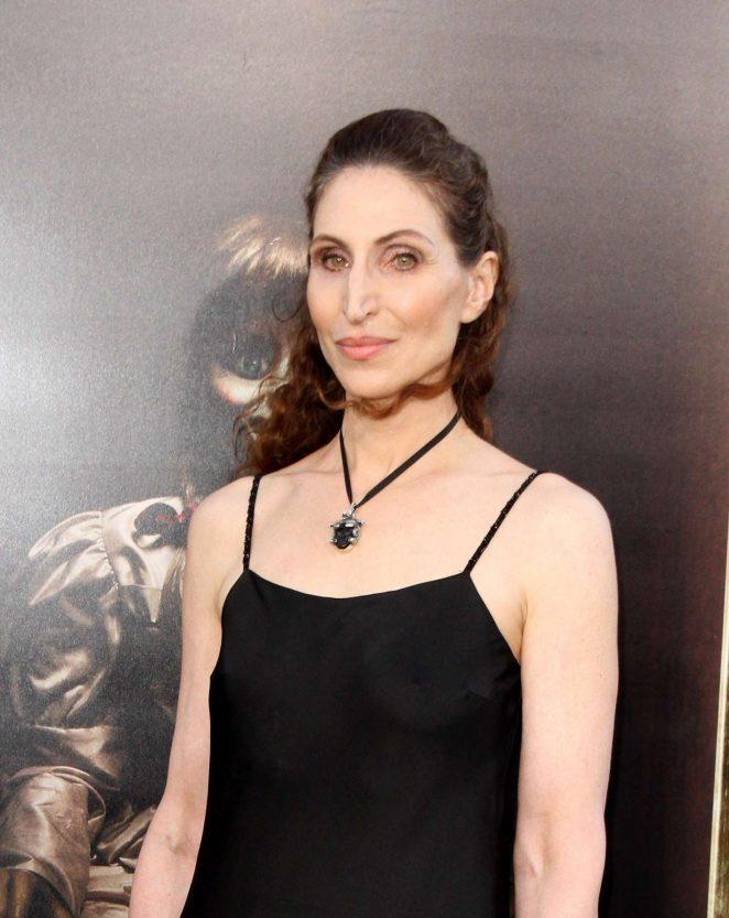 Câm nín hồi lâu trước nhan sắc thật của ma sơ Valak- người khiến khán giả khiếp sợ suốt tháng 9 này-5