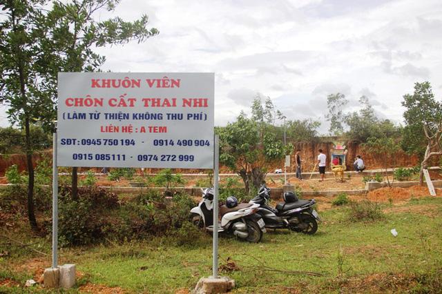 Quảng Trị: Ba chàng trai trẻ tình nguyện lập nghĩa trang chôn cất các hài nhi xấu số-1