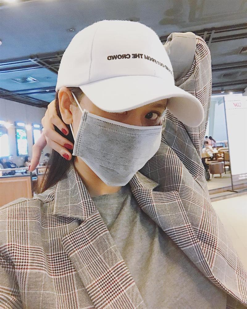 Tăng Thanh Hà dành lời khen có cánh khi em chồng làm nhân viên bán hàng-12