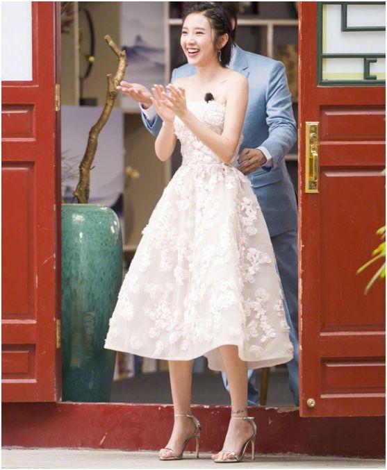 Khám phá bí mật phía sau hình xăm độc lạ của các mỹ nhân Hoa ngữ-13