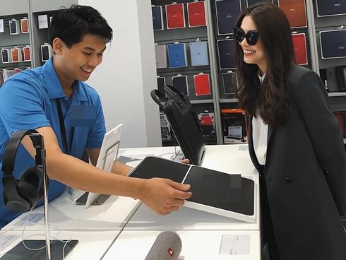 Tăng Thanh Hà khoe dáng mảnh mai với trang phục kiệm vải-11