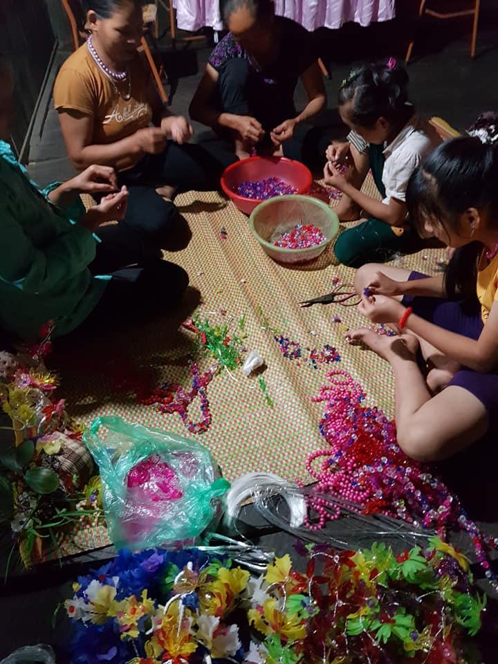 Cô dâu 61, chú rể 26 tuổi ở Cao Bằng tiết lộ phòng tân hôn đặc biệt-4