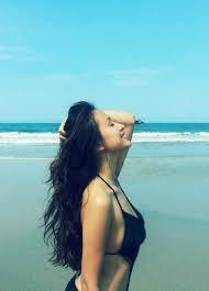 Vòng 1 đầy đặn bất thường, Vân Hugo dính nghi án phẫu thuật thẩm mỹ-3