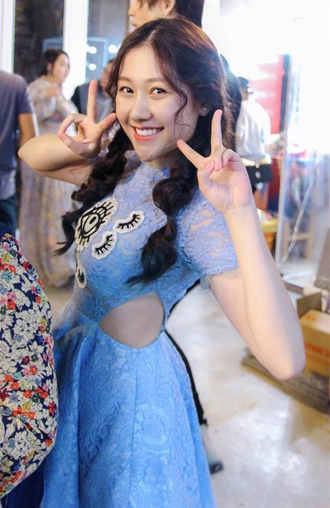 Chân dung em gái út xinh đẹp của MC Trấn Thành sắp tấn công showbiz-3