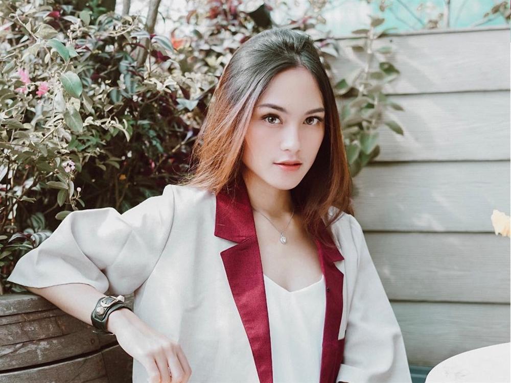 Hotgirl cung bọ cạp có bạn trai thiếu gia, nổi tiếng ở Indonesia-1