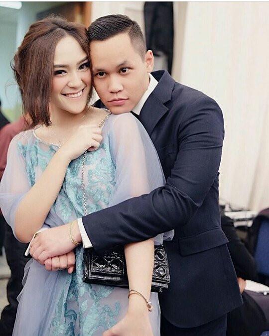 Hotgirl cung bọ cạp có bạn trai thiếu gia, nổi tiếng ở Indonesia-6