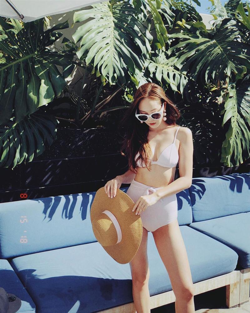 STREET STYLE sao Hàn: Dara bất ngờ đội nón lá check in Việt Nam - Jessica khoe body cực nuột với bikini-7