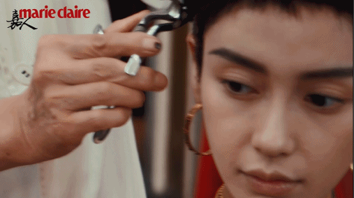 Angela Baby gây shock khi húi cua, lộ rõ nét tướng phu thê với Huỳnh Hiểu Minh-10