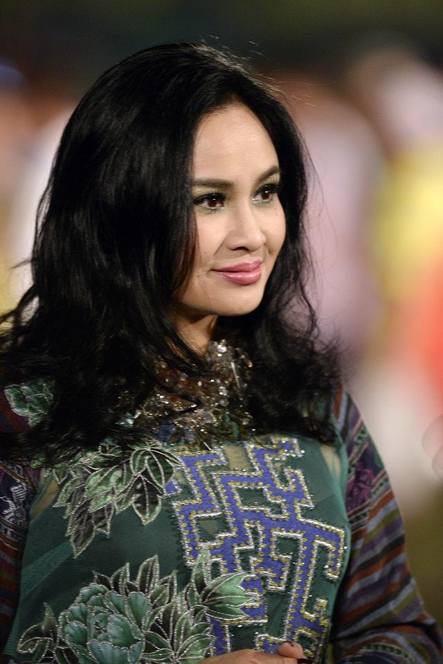 Bộ tứ Diva nhạc Việt: Người giữ được dung mạo mặn mà, kẻ tàn phai nhan sắc theo năm tháng-2