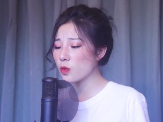 Sở hữu giọng hát cực ngọt nhưng ngoại hình xinh xắn của cô gái này mới là điều gây chú ý