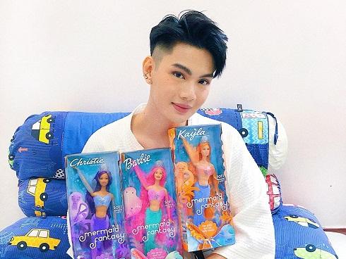 Chỉ tặng 3 búp bê xinh đẹp, bạn trai thứ 15 khiến Đào Bá Lộc cười như được mùa sau trận cãi vã