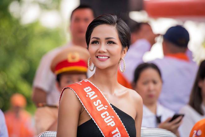 Đổi diện mạo liên tục trước Miss Universe 2018, HHen Niê xứng danh hoa hậu đa sắc màu nhất showbiz Việt-19