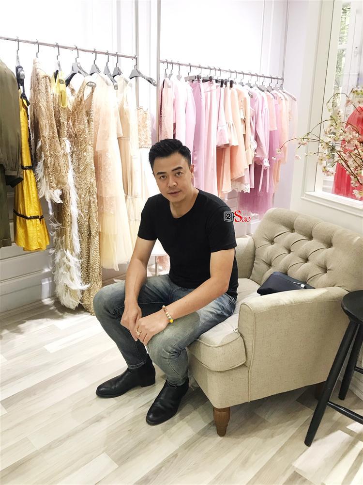 MC Tuấn Tú quay lại showbiz sau 5 năm vắng bóng với vai trò MC chung kết Hoa hậu Việt Nam-1