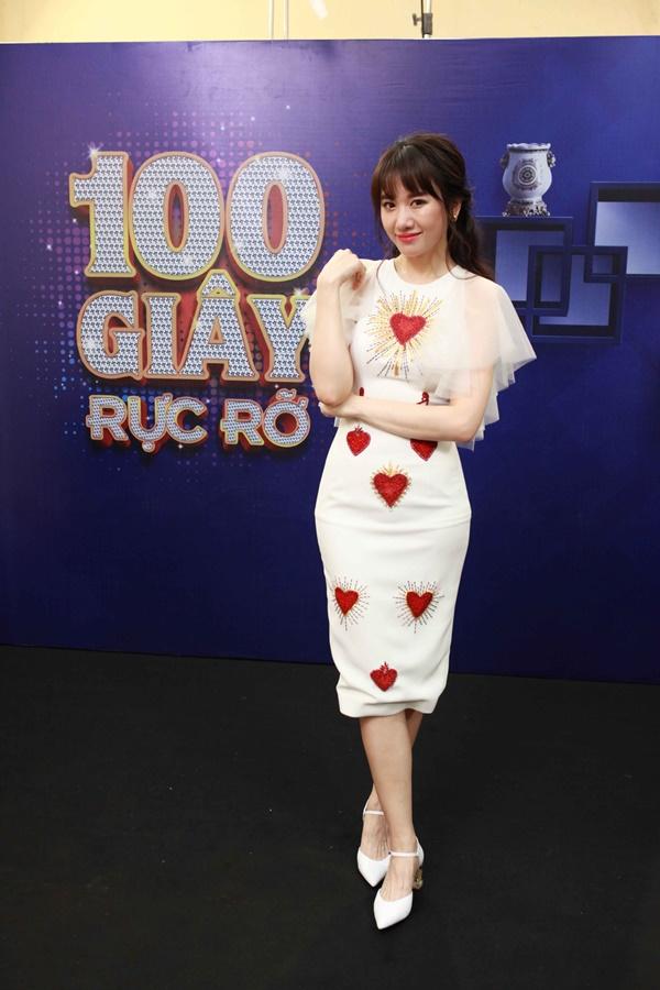 Hari Won mang dép lê tập nhảy khi hát hit của T-ara-2