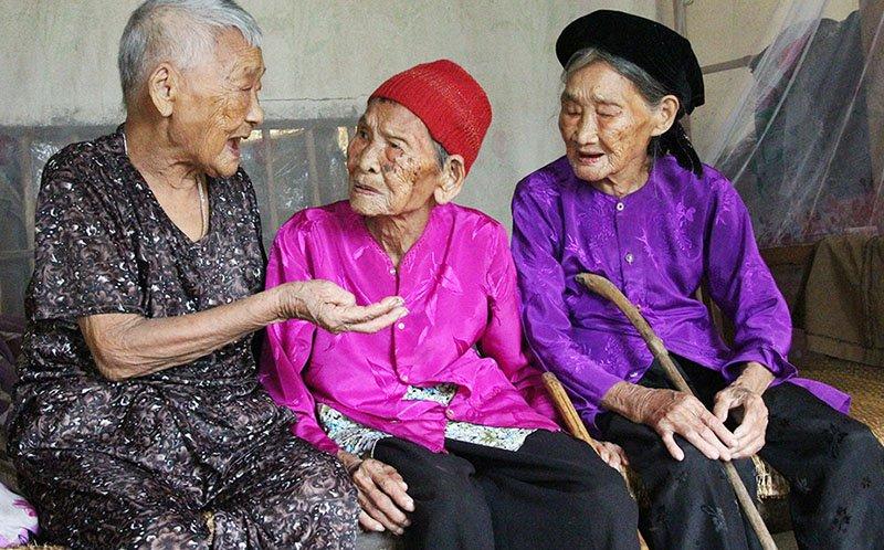 Cuộc sống ba chị em gái thọ trên 100 tuổi ở Nghệ An-1