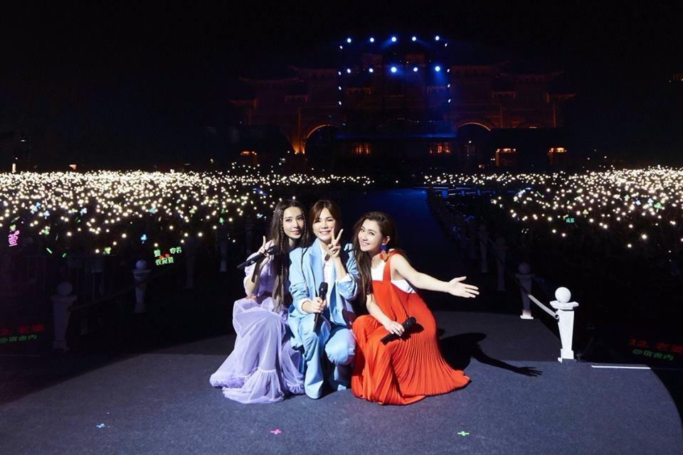 S.H.E kỉ niệm 17 năm tình bạn, bất ngờ mang con lên sân khấu biểu diễn-9