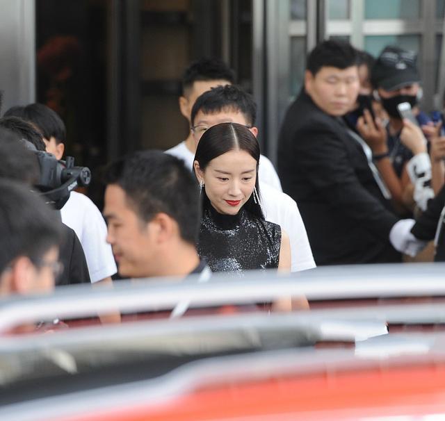 Phú sát hoàng hậu Đổng Khiết lộ hình ảnh kém sắc, da nhăn nheo-3