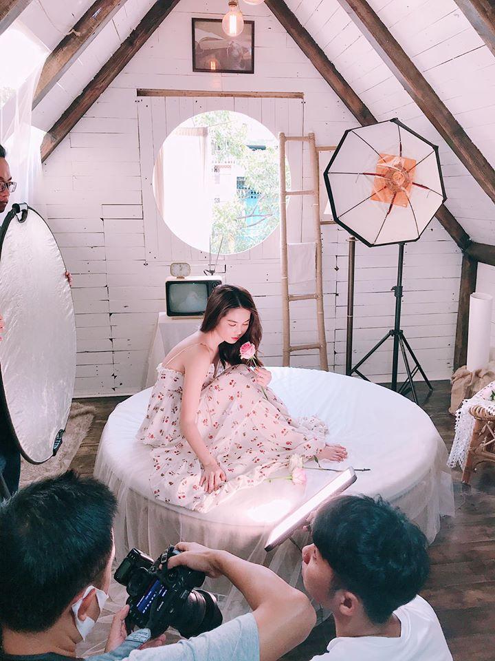 Tiết lộ bí mật phía sau bức hình đẹp, Ngọc Trinh tự nhủ phải yêu bản thân mình-1