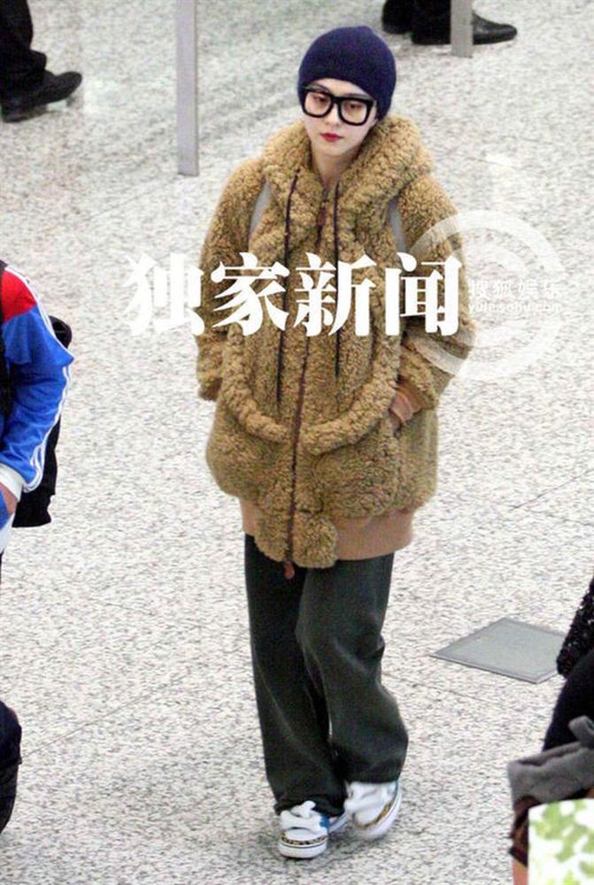 Ai ngờ Phạm Băng Băng lại có lúc diện gu thời trang thảm họa này-10