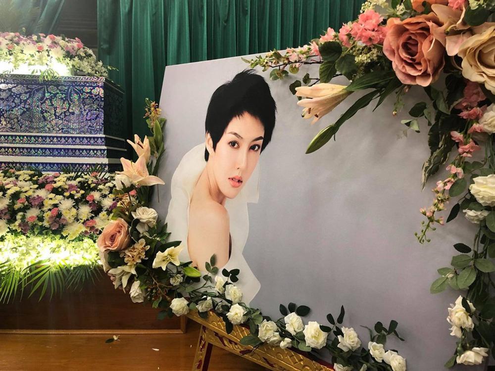 Lễ tang kín, tình tiết mới vụ người đẹp Thái Lan uống thuốc sâu tự tử-1
