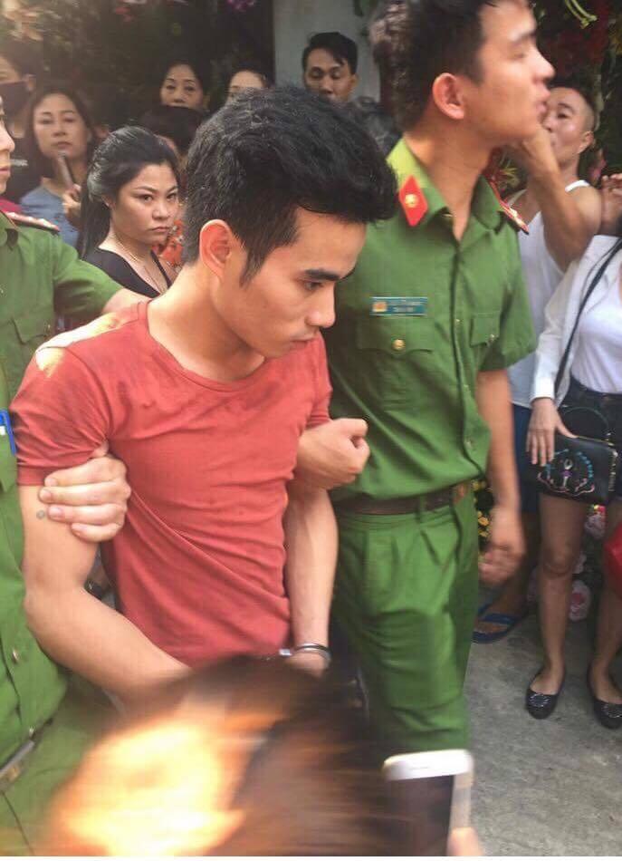 Chỉ một phút pose hình chiều khán giả, nhiều sao Việt đành ôm hận nhiều năm-1