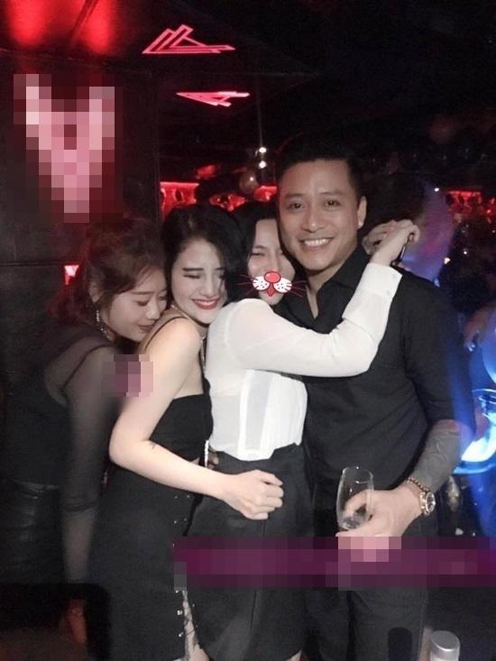 Chỉ một phút pose hình chiều khán giả, nhiều sao Việt đành ôm hận nhiều năm-8