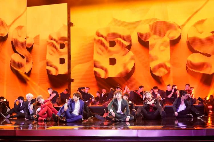 Clip hot: Chần chừ gì mà không xem ngay sân khấu Idol của BTS tại Americas Got Talent!-1