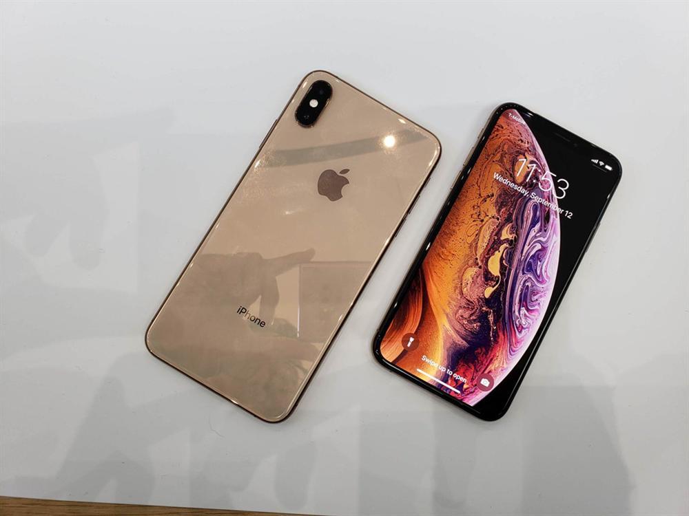 Ảnh thực tế iPhone XS và iPhone XS Max - dáng cũ, tính năng mới-8