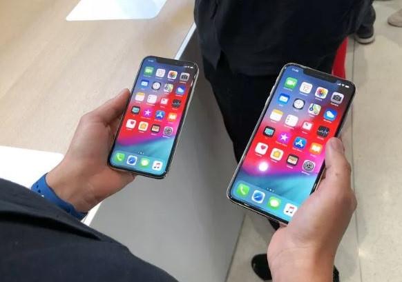 Ảnh thực tế iPhone XS và iPhone XS Max - dáng cũ, tính năng mới-9