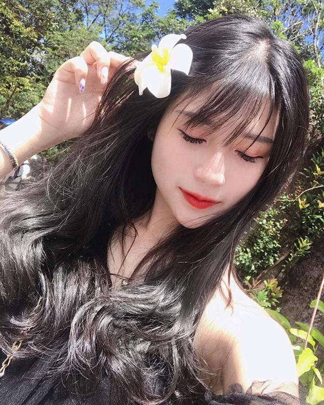 Trên mạng xinh đẹp là thế nhưng ảnh thật khi lên truyền hình của hotgirl Hà thành khiến người nhìn shock nặng-4