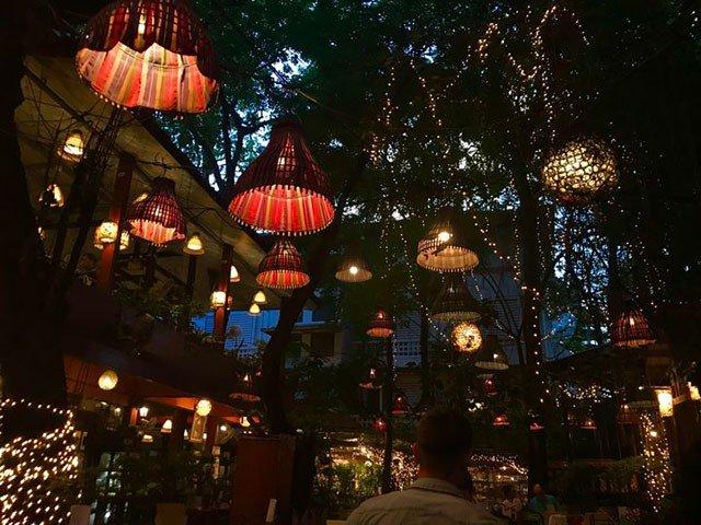 Đừng choáng nếu bắt gặp nhà hàng bao cao su này khi đi du lịch Thái Lan-8