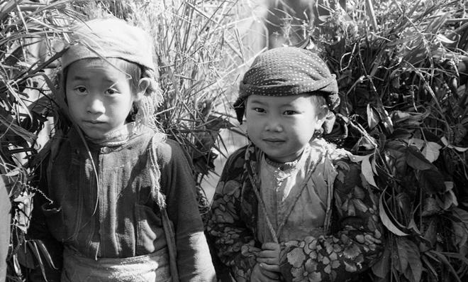 Vẻ đẹp thuần khiết, đầy cảm xúc của Đồng Văn qua ảnh đen trắng-11