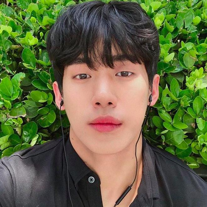 Hot boy Hàn Quốc ghé thăm Đà Nẵng cao 1,84 m, thân hình chuẩn 6 múi-8