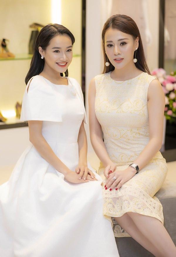 Sát ngày cưới, Nhã Phương vẫn chạy show, khoe sắc bên Quỳnh Búp Bê Phương Oanh-5